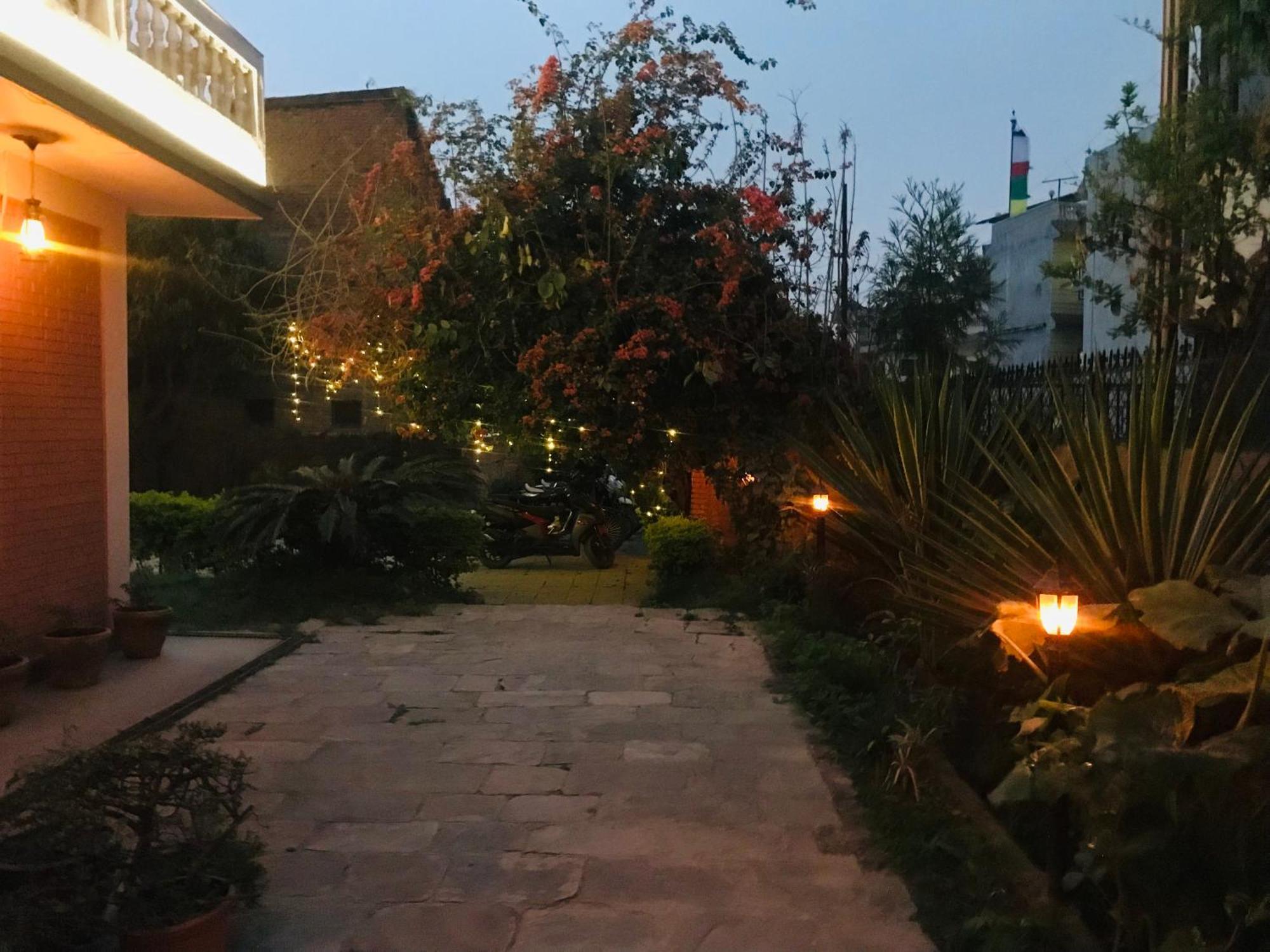 Hotel Lotus Garden Κατμαντού Εξωτερικό φωτογραφία